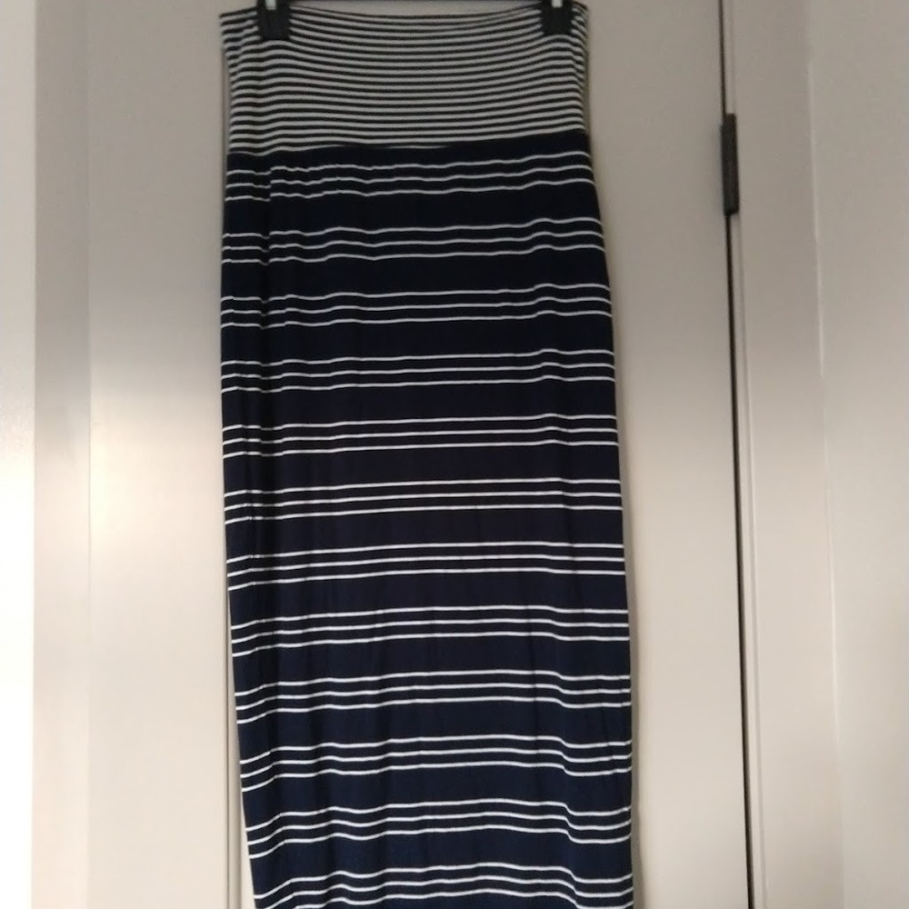 Max Studio Navy White Striped Maxi Skirt.